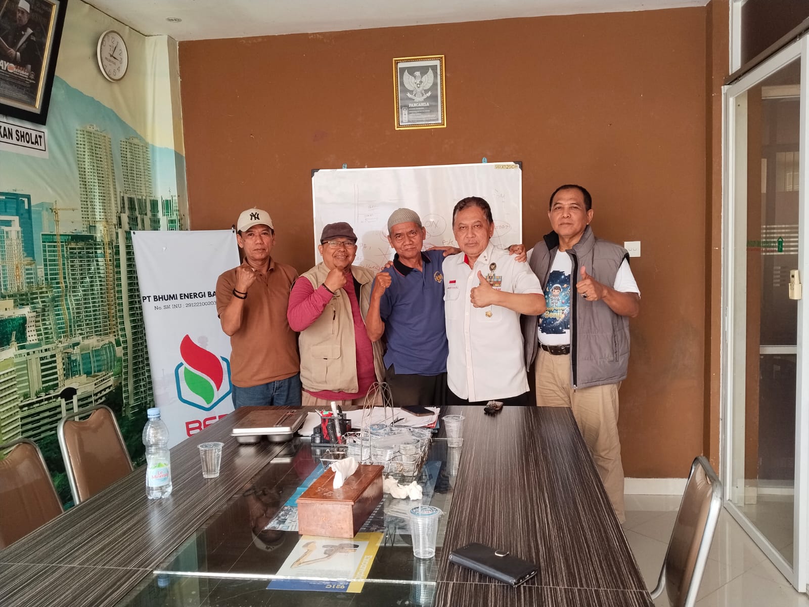 Pertemuan Strategis Marsda TNI (P) H. Ahmad Sajili, Bahas Program Kerja di Posko Taman Mini